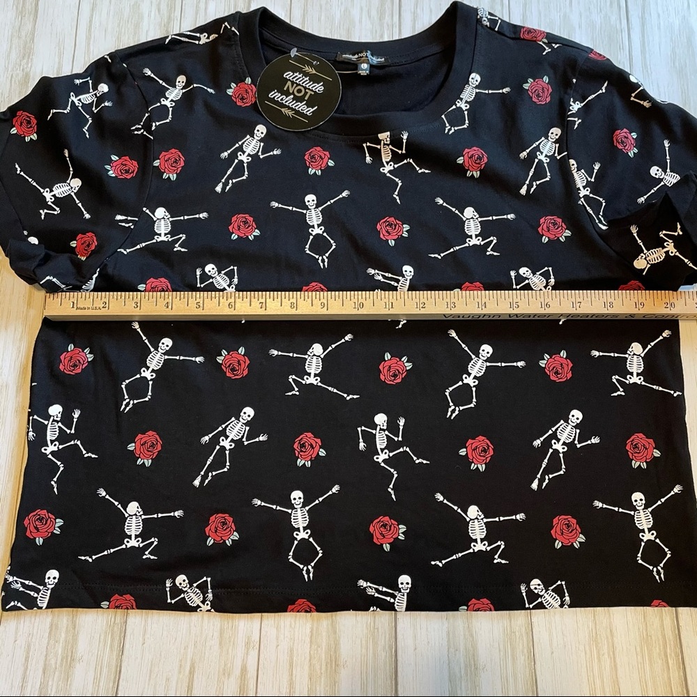 Skeleton & Rose Top - Picture 7 of 8
